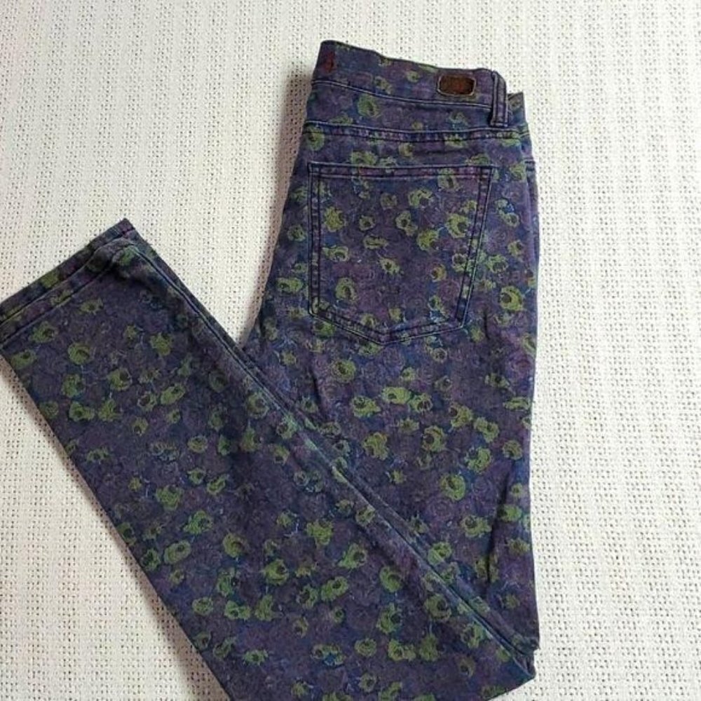 BDG Skinny Mid Rise Sz. 27 x 30 Colorful Floral Blue Jeans with Pockets